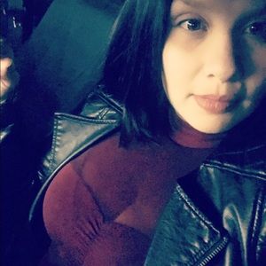 Meet your Posher, Anangie